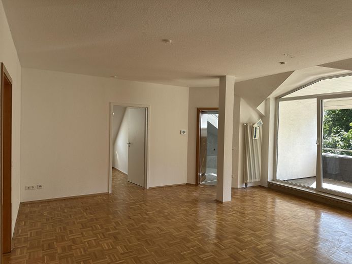 Kassel - Bad Wilhelmshöhe: Moderne 4 ZKB mit großer Terrasse – Zimmer 1