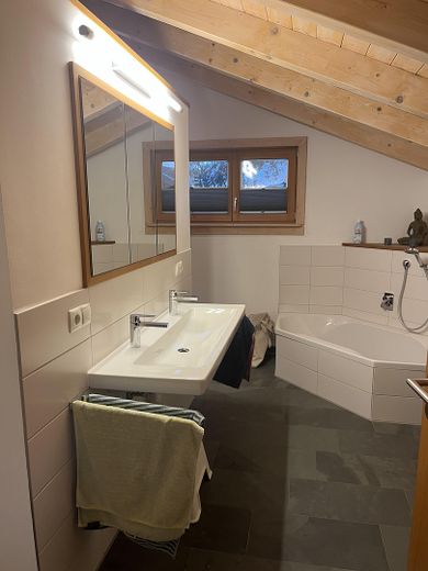 Chiemsee yakınlarında köy konumunda modern ahşap ev – Bad