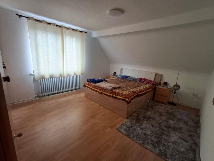 3 Familienhaus zu verkaufen – 1. OG