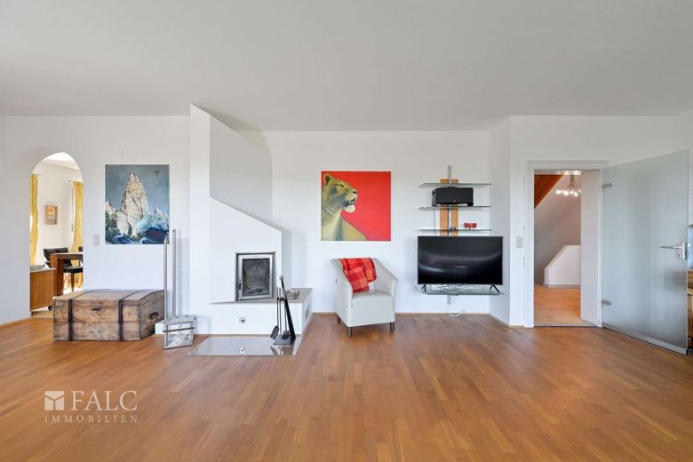 Exklusive Landhaus-Idylle mit unverbaubarem Blick ins Ampermoos – EG Wohnen Wand mit Kamin