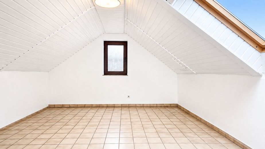 7-Zimmer-Wohnung mit eigenem Eingang, Kamin, Terrasse in Bottrop-Fuhlenbrock – Foto 13