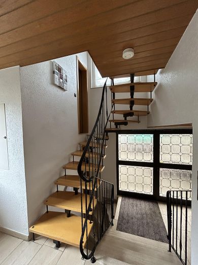 Attraktive Doppelhaushälfte in absolut ruhiger Lage in Bergkamen-Rünthe –  Treppe zum OG