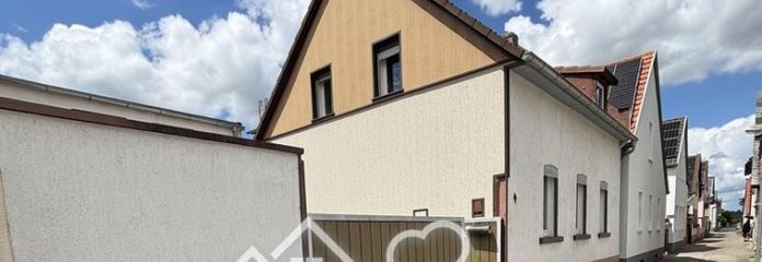 Freistehende Einfamilienhaus in Worms Heppenheim mit Hof in Garage