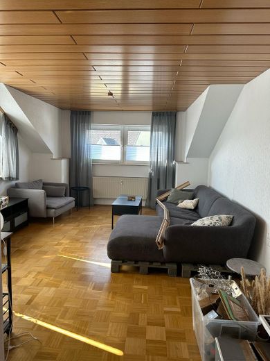 Zuhause mit 3 Zimmern und Balkon in Olpe Zentrum – Wohnzimmer