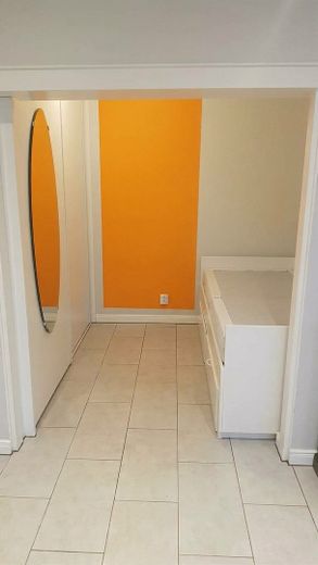 Affascinante appartamento di proprietà con 1 stanza, balcone e posto auto a Wedel – Schlafnische