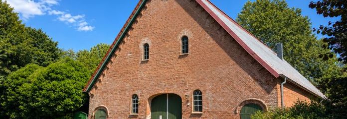 ToHuus Immobilien: toller Resthof auf ca. 15.000 m² Grundstück in Sichtweite zum Nordseedeich ...