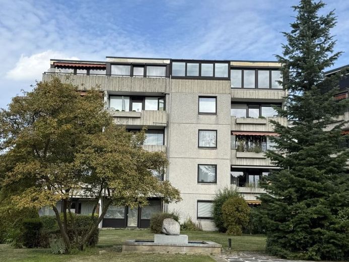 Bad Nenndorf: Ev içinde ev hissi veren penthouse, asansör, iki teras ve uzak manzara – Fotoğraf 1