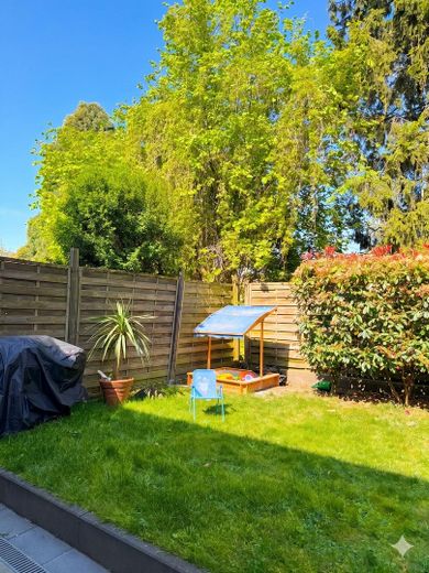 Exklusiv saniertes Gartenhaus ca. 150qm WFL, 3 Schlafzimmer, schöne Terrasse etc. – Foto 1