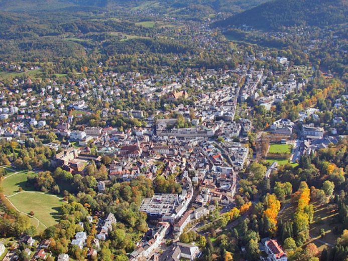 "Hofgut" in Baden-Baden, ideal auch zur Pferdehaltung. – Foto 1