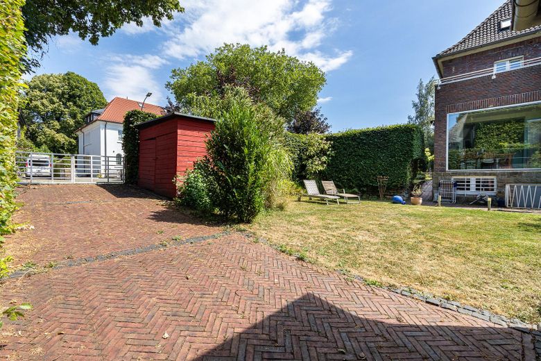 Hochwertiges Einfamilienhaus, 228 Wohnfl., 3 Etg., 5 Schlz., Terrasse, 2 Balkone, 3 Bäder & Sauna – फोटो 28