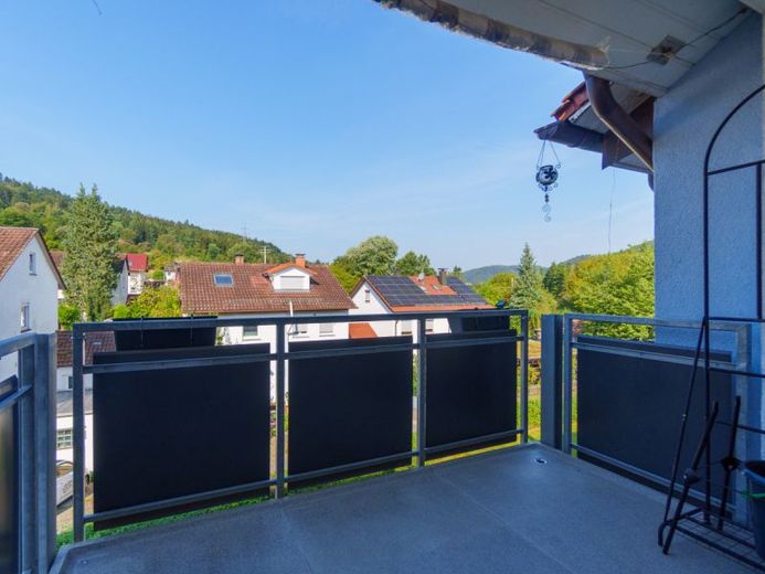 MURRHARDT: Tip Top renovierte 3 Zi-Wohnung - schöne Einbauküche - Balkon. – Bild 16