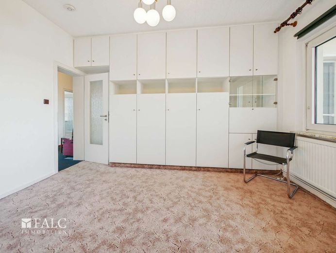 Vahrenwald- piso de 3 habitaciones con balcón en el 3er piso con bonita vista (sin ascensor) – 3. Zimmer - aktuell