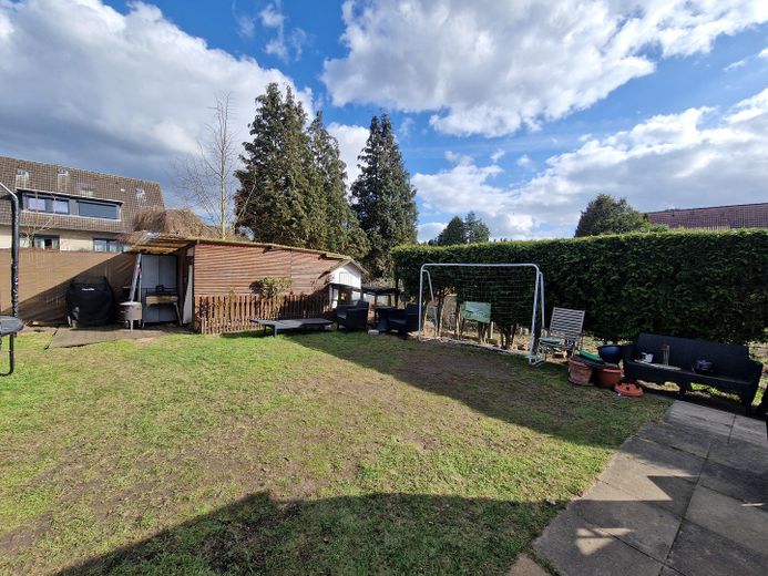 Seltene Gelegenheit in Holtorf: Großzügiges Zweifamilienhaus mit Terrasse und Garage – Grundstück