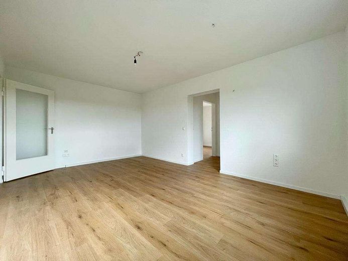 Mieszkanie 3-pokojowe – Makenhofstraße 4, Marbach am Neckar – Wohnzimmer
