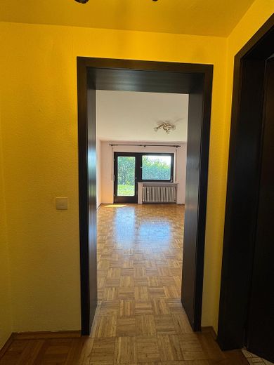Großzügiges Einfamilienhaus mit Fernblick – Zimmer 1 Untergeschoss