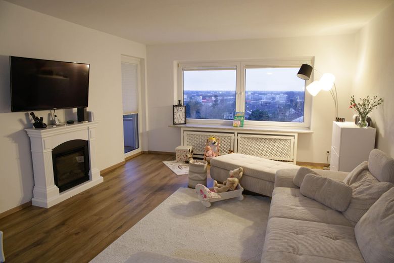 Hochwertig renovierte 3-Zimmer-Wohnung mit TG-Stellplatz in ruhiger Lage von Erkrath-Unterfeldhaus – Foto 2