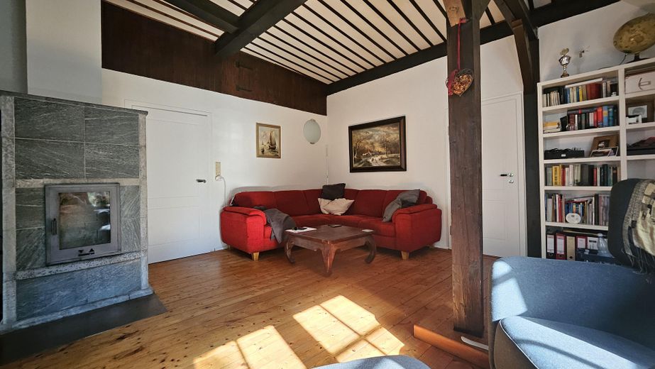 Da privato: casa storica modernizzata con tetto di paglia in posizione idilliaca – Wohnzimmer 2