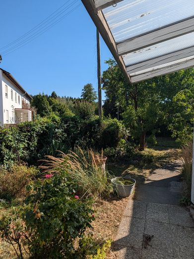 Casa idilliaca con 2 appartamenti completi, 2 bagni e 2 cucine su un terreno da sogno di 1.000 m² – Foto 5