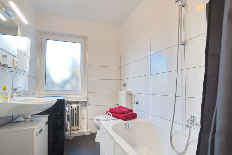 Neu renovierte Wohnung mit Blick in den Garten, ruhig und zentral, W-LAN, Heizkosten und Strom inklusive – 3638c192297d2f93f0cb8ee43951c4e7a839f30c.jpg