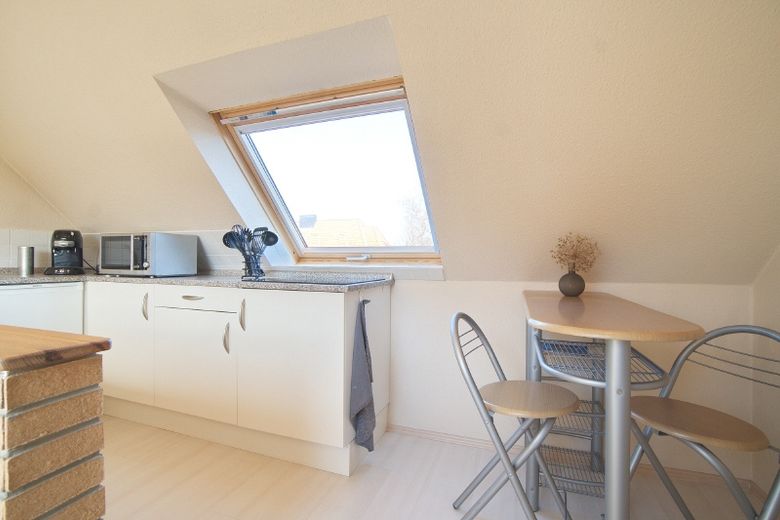 Behaglich-moderne Dachgeschosswohnung, verkehrsgünstig gelegen, für Berufspendler. – 4d14fa508ae73ea55b4ad630a11e2eb1712be093.jpg