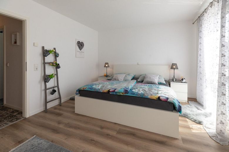 Reihenendhaus KfW 55 mit Wintergarten in Langenfeld – Schlafzimmer