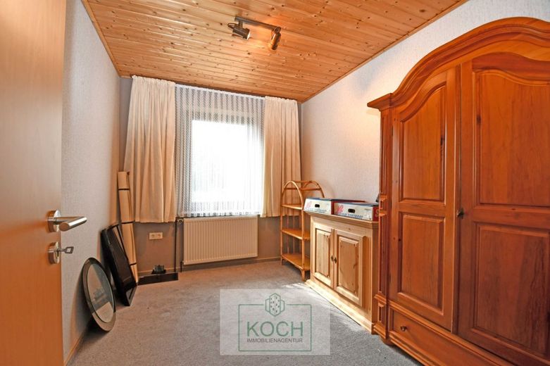 Großes 1-2 Familienhaus mit großem Grundstück in Loxstedt-Hahnenknoop – Kinderzimmer_EG