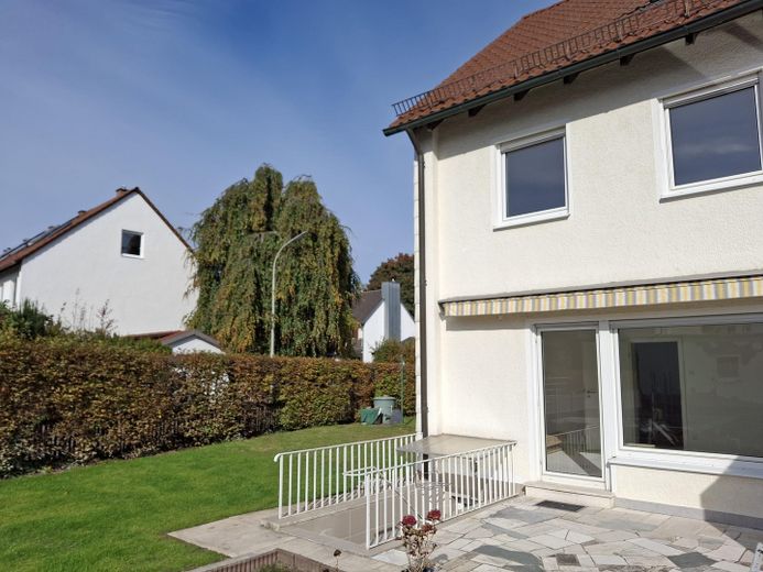 Südseite und Garten (1)