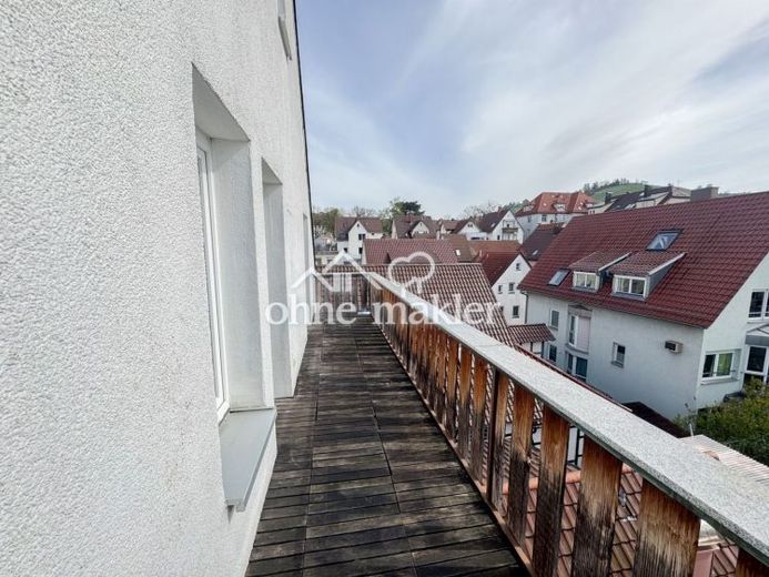 Helle und großzügige 3,5-Zimmer Maisonettewohnung mit EBK und Balkon! – Photo 1