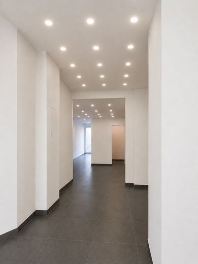 Hochwertig sanierte Gewerbefläche in Rheindahlen – ideal für Büro, Praxis, Kosmetik + 20 m² Terrasse – Innenbereich mit LED
