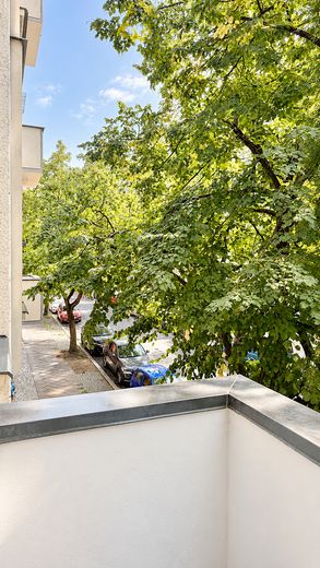 Kernsaniertes 47qm Altbauapartment mit Balkon an der Grenze Prenzlauer Berg/Pankow – Blick vom Balkon
