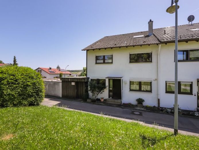 **Familienglück auf vier Ebenen – Großzügige Doppelhaushälfte mit Einliegerwohnung!** – फोटो 1