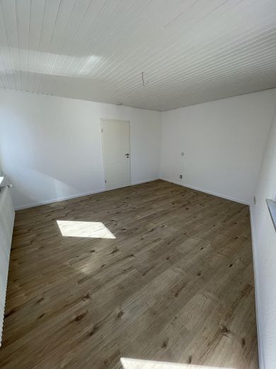 9-Betten-Mitarbeiterwohnung in Nürtingen – ideal für Fahrer & Monteure – Zimmer 5
