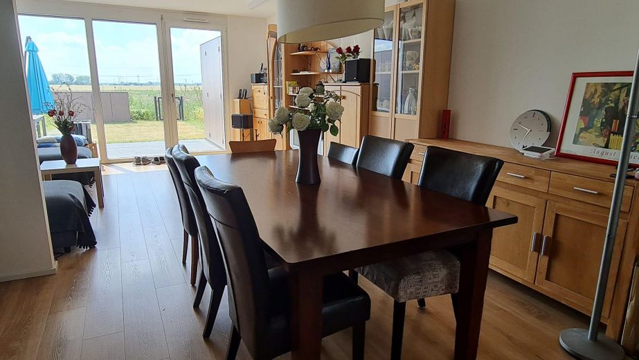 Essbereich und Wohnzimmer
