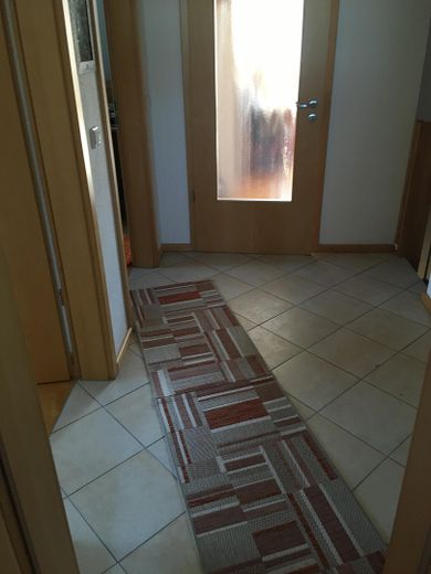 Appartamento di 5 locali con grande terrazza sul tetto a Grafing – Flur im OG