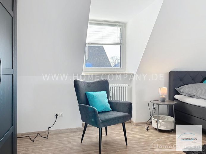 Wohnen mit Stil in Sendling – Neu möbliert  &  bezugsbereit – 0f992f6ffac4ca35bde7e55af2166a9d590425f1.jpg