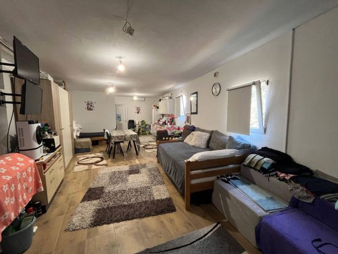 Ampio monolocale di 41 m² + posto auto – Foto 1