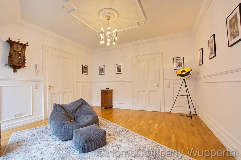 Fascino squisito di un edificio storico! Elegante appartamento nel quartiere Briller con DSL e posto a sedere in giardino – ea30de2c6556ff7a557e330cfb9b73f5bbff3c97.jpg