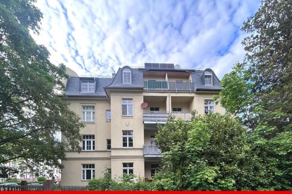 Kapitalanlage mit Terrasse und Garten