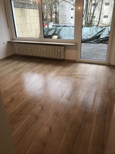 Posizione unica: edificio commerciale e casa unifamiliare direttamente al confine svizzero, presso la stazione ferroviaria – Kinderzimmer 1