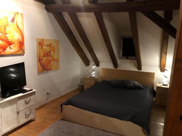 Bett, 1. OG links