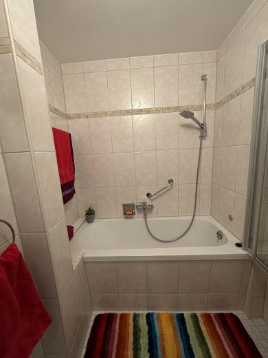 Außergewöhnliche 2,5-Zimmer-Wohnung nahe Uniklinikum – mit Einbauküche, Balkon & Sonnenterrasse – Foto 16
