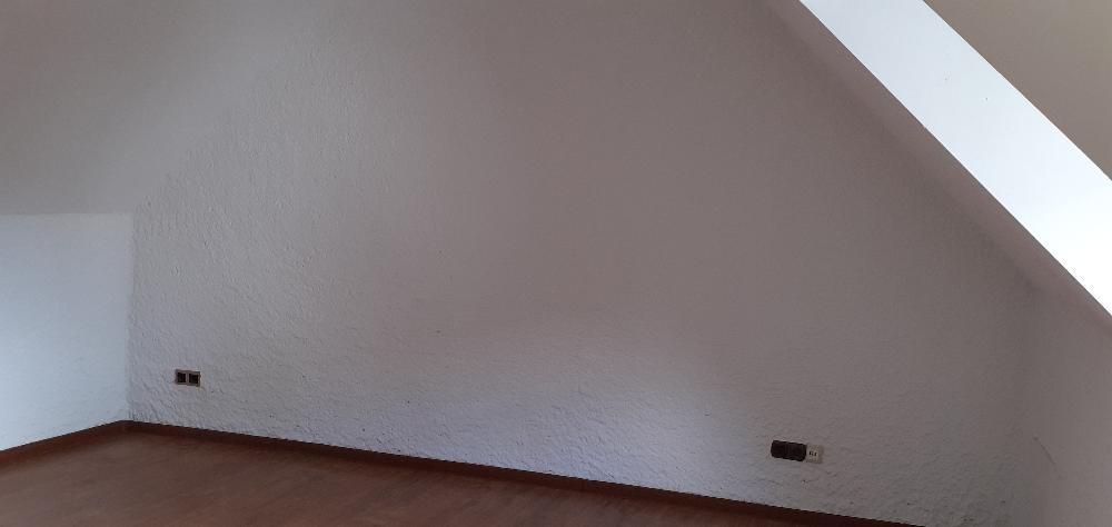Gemütliche, helle 3 Zimmer Dachgeschosswohnung, zentral in Mz-Ebersheim – Schlafzimmer 1,3