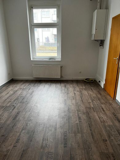 Constitución de piso compartido (3 personas): apartamento de 4,5 habitaciones recién reformado en una ubicación privilegiada – Wohnküche