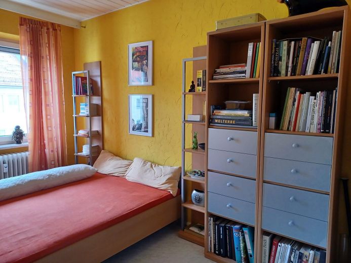 Bright 4-room apartment by Nuremberg City Park – Gästezimmer 1 / ca. 9,70 qm