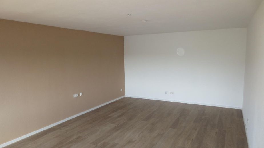Wohnzimmer Blick hinten 1