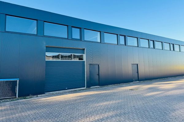 Bad Nenndorf, capannoni da 300 m² a 1.200 m², a partire da 3 €/m²