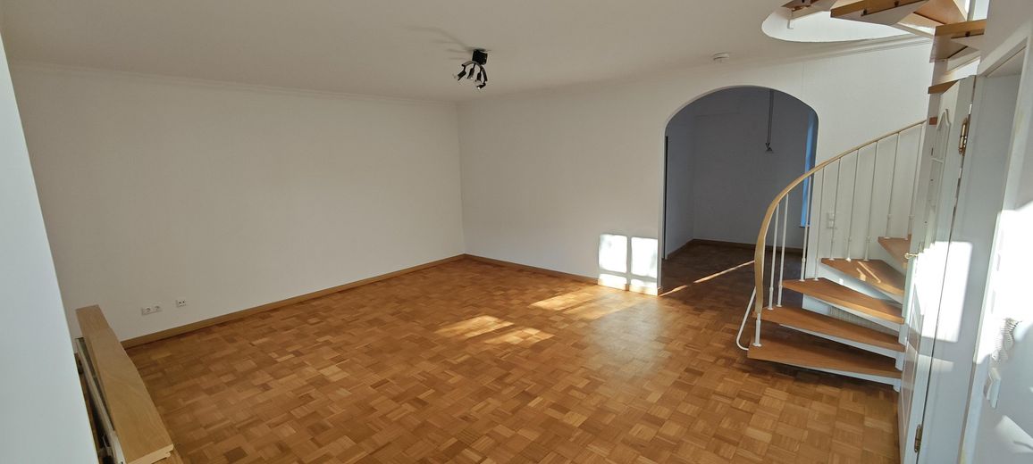 Wohnzimmer und Esszimmer