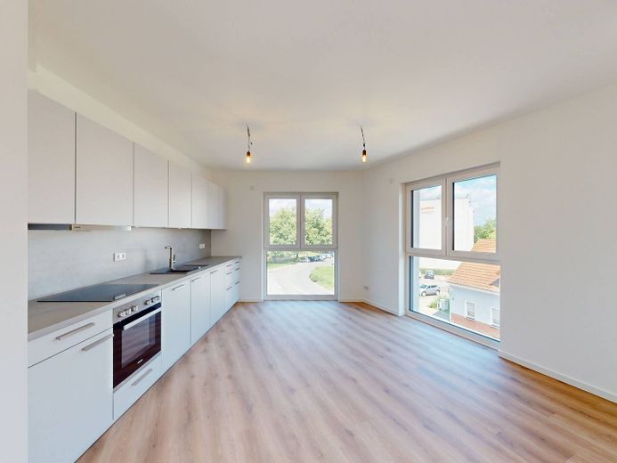 OFERTA DESTACADA: ¡Piso de ensueño de 3 habitaciones con BALCÓN y moderna COCINA AMUEBLADA en el BERGQUARTIER de Magdeburgo! – Küchenbereich