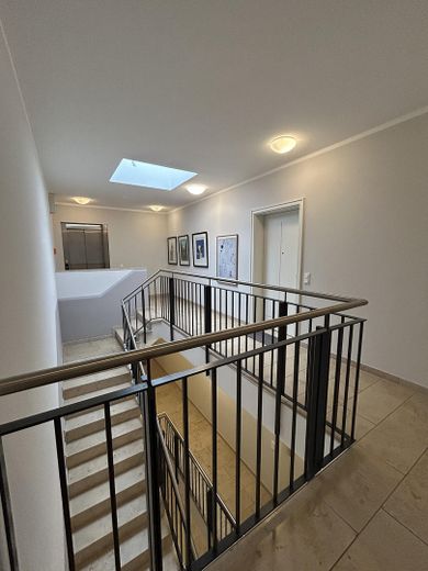 Appartement penthouse de luxe exclusif au cœur de Potsdam – Hausflur