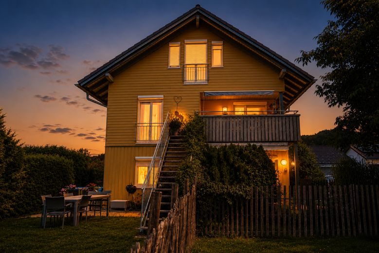 Sehr sonniges Holzhaus, KfW60, Isny-Großholzleute, EG barrierefrei, – Süd-West Ansicht KI